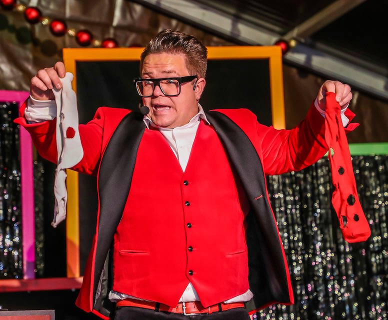 Kinderzauberer Dortmund - Sascha mit seiner Kinderzaubershow