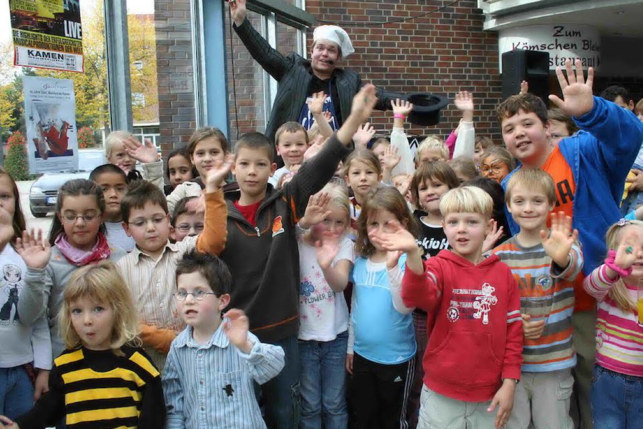 Kinderzauberer Dortmund - Sascha verzaubert im Kindergarten